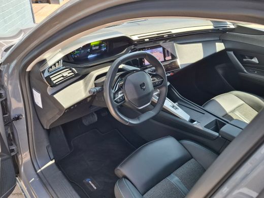 Peugeot 308 SW 1.6 HYbrid 180 Allure Pack Business | Achterbank in 3 delen neerklapbaar met skiluik | Achterb... ActivLease financial lease