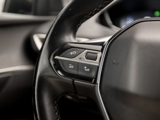 Peugeot 5008 1.2 PureTech Sport 7 Persoons (APPLE CARPLAY, GROOT NAVI, 360 CAMERA, GETINT GLAS, SPORTSTOELEN, ... ActivLease financial lease