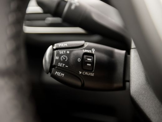 Peugeot 5008 1.2 PureTech Sport 7 Persoons (APPLE CARPLAY, GROOT NAVI, 360 CAMERA, GETINT GLAS, SPORTSTOELEN, ... ActivLease financial lease