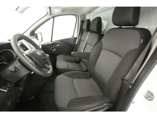 Renault Trafic 2.0 dCi 145PK L2H1 | Automaat | Airco | Cruise | Camera | 3 Zits | 2xSchuifdeur | Navi | Trekhaak ActivLease financial lease