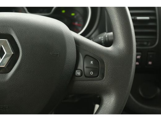 Renault Trafic 2.0 dCi 145PK L2H1 | Automaat | Airco | Cruise | Camera | 3 Zits | 2xSchuifdeur | Navi | Trekhaak ActivLease financial lease