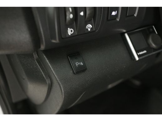 Renault Trafic 2.0 dCi 145PK L2H1 | Automaat | Airco | Cruise | Camera | 3 Zits | 2xSchuifdeur | Navi | Trekhaak ActivLease financial lease