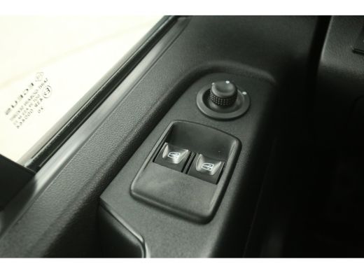 Renault Trafic 2.0 dCi 145PK L2H1 | Automaat | Airco | Cruise | Camera | 3 Zits | 2xSchuifdeur | Navi | Trekhaak ActivLease financial lease