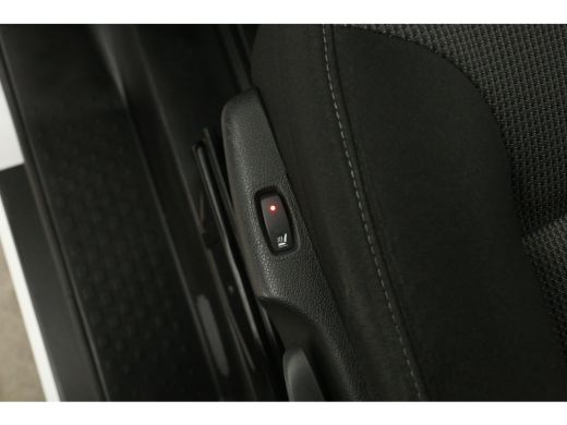 Renault Trafic 2.0 dCi 145PK L2H1 | Automaat | Airco | Cruise | Camera | 3 Zits | 2xSchuifdeur | Navi | Trekhaak ActivLease financial lease