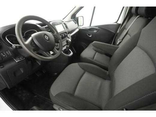 Renault Trafic 2.0 dCi 145PK L2H1 | Automaat | Airco | Cruise | Camera | 3 Zits | 2xSchuifdeur | Navi | Trekhaak ActivLease financial lease