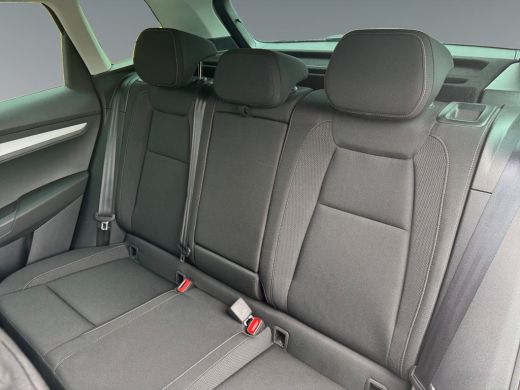 Skoda Karoq 1.5 150pk TSI ACT Business Edition Verwarmbare voorstoelen | Trekhaak wegklapbaar elektrisch | Ad... ActivLease financial lease