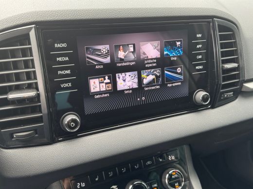Skoda Karoq 1.5 150pk TSI ACT Business Edition Verwarmbare voorstoelen | Trekhaak wegklapbaar elektrisch | Ad... ActivLease financial lease