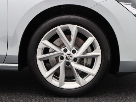 Skoda Superb Combi 1.5 TSi 204 Pk Automaat PHEV Edition | Stoelverwarming | Adaptive Cruise | Panorama dak | C... ActivLease financial lease