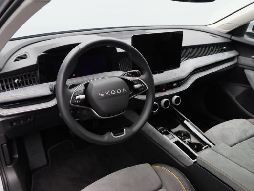 Skoda Superb Combi 1.5 TSi 204 Pk Automaat PHEV Edition | Stoelverwarming | Adaptive Cruise | Panorama dak | C... ActivLease financial lease