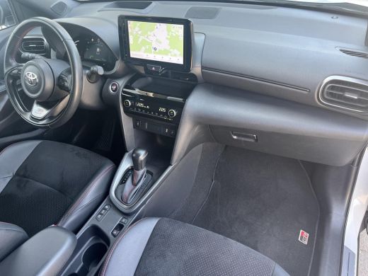 Toyota Yaris Cross 1.5 Hybrid GR Sport | Head up display | Navigatie | Stoelverwarming | Parkeersensoren | ActivLease financial lease