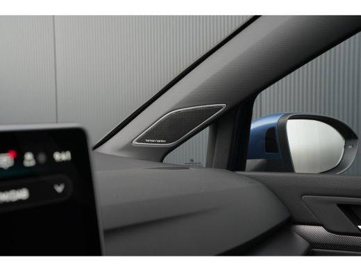 Volkswagen Golf 1.5 eTSI R-Line Edition | Panorama | Harman & Kardon | HUD | Sportonderstel | Dodehoek Detectie | ActivLease financial lease