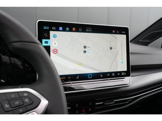 Volkswagen Golf 1.5 eTSI R-Line Edition | Panorama | Harman & Kardon | HUD | Sportonderstel | Dodehoek Detectie | ActivLease financial lease