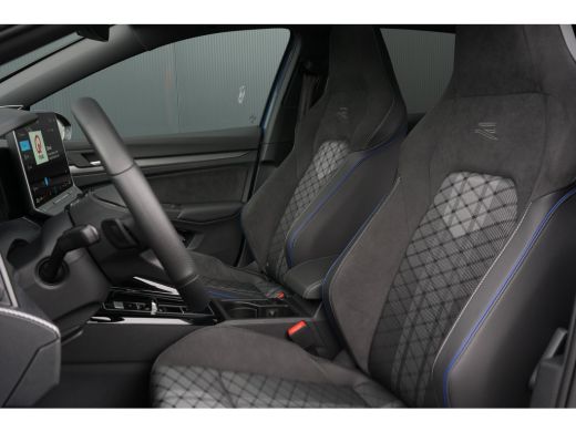 Volkswagen Golf 1.5 eTSI R-Line Edition | Panorama | Harman & Kardon | HUD | Sportonderstel | Dodehoek Detectie | ActivLease financial lease