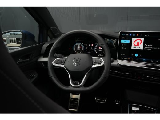 Volkswagen Golf 1.5 eTSI R-Line Edition | Panorama | Harman & Kardon | HUD | Sportonderstel | Dodehoek Detectie | ActivLease financial lease