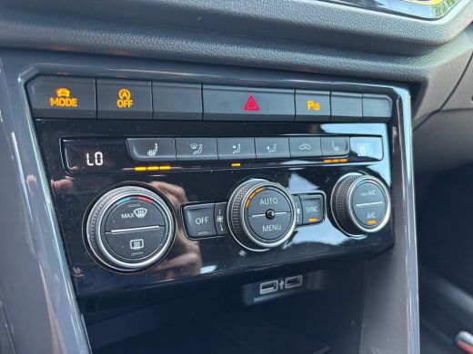 Volkswagen T-Roc 1.0 TSI Sport | Apple Carplay | Leer | Stoelverwarming | Achterruitrijcamera | Adaptieve Cruise ActivLease financial lease