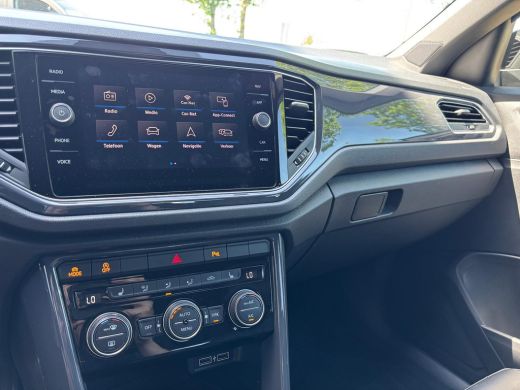 Volkswagen T-Roc 1.0 TSI Sport | Apple Carplay | Leer | Stoelverwarming | Achterruitrijcamera | Adaptieve Cruise ActivLease financial lease