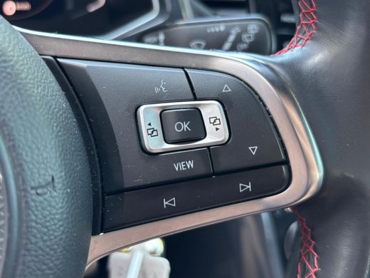 Volkswagen T-Roc 1.0 TSI Sport | Apple Carplay | Leer | Stoelverwarming | Achterruitrijcamera | Adaptieve Cruise ActivLease financial lease