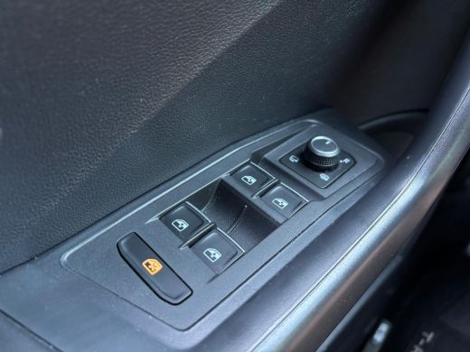 Volkswagen T-Roc 1.0 TSI Sport | Apple Carplay | Leer | Stoelverwarming | Achterruitrijcamera | Adaptieve Cruise ActivLease financial lease