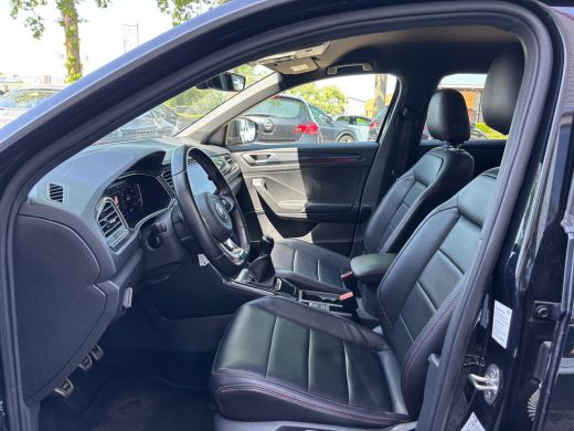 Volkswagen T-Roc 1.0 TSI Sport | Apple Carplay | Leer | Stoelverwarming | Achterruitrijcamera | Adaptieve Cruise ActivLease financial lease