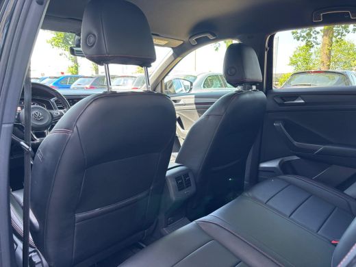 Volkswagen T-Roc 1.0 TSI Sport | Apple Carplay | Leer | Stoelverwarming | Achterruitrijcamera | Adaptieve Cruise ActivLease financial lease