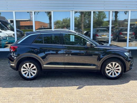 Volkswagen T-Roc 1.0 TSI Sport | Apple Carplay | Leer | Stoelverwarming | Achterruitrijcamera | Adaptieve Cruise ActivLease financial lease