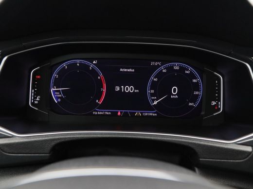 Volkswagen T-Roc 1.5 TSi Sport 150 Pk | Trekhaak | Adaptive Cruise | Camera | CarPlay | Panorama dak | 17 Inch | 1... ActivLease financial lease