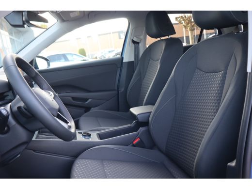 Volkswagen T-Roc Life First Edition | 'App-Connect' draadloze smartphone integratie | Automatische afstandsregelin... ActivLease financial lease