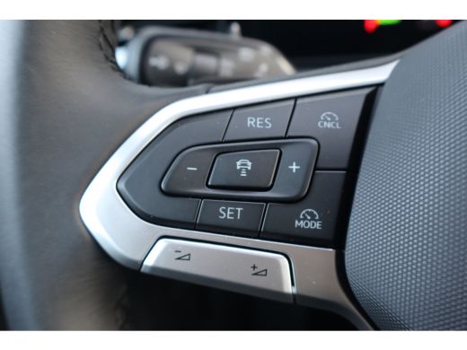 Volkswagen T-Roc Life First Edition | 'App-Connect' draadloze smartphone integratie | Automatische afstandsregelin... ActivLease financial lease