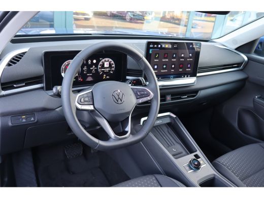 Volkswagen T-Roc Life First Edition | 'App-Connect' draadloze smartphone integratie | Automatische afstandsregelin... ActivLease financial lease