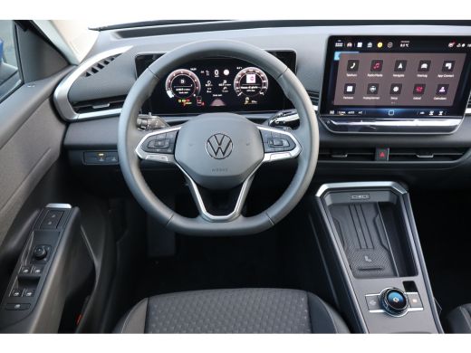 Volkswagen T-Roc Life First Edition | 'App-Connect' draadloze smartphone integratie | Automatische afstandsregelin... ActivLease financial lease