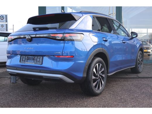 Volkswagen T-Roc Life First Edition | 'App-Connect' draadloze smartphone integratie | Automatische afstandsregelin... ActivLease financial lease