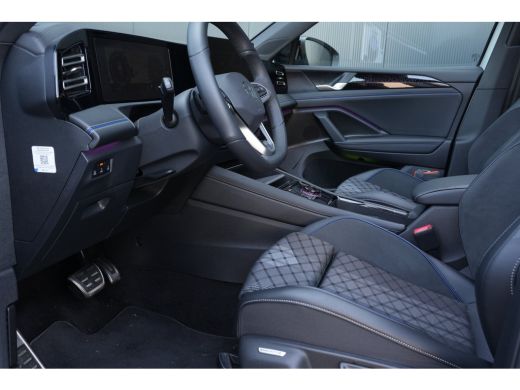 Volkswagen Tiguan 1.5 eHybrid R-Line Edition | Trekhaak | Panorama | DCC | Camera | ActivLease financial lease