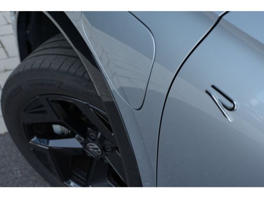Volkswagen Tiguan 1.5 eHybrid R-Line Edition | Trekhaak | Panorama | DCC | Camera | ActivLease financial lease