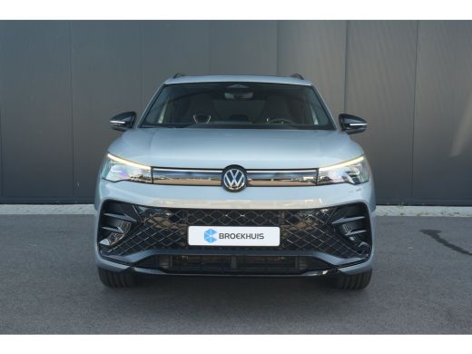 Volkswagen Tiguan 1.5 eHybrid R-Line Edition | Trekhaak | Panorama | DCC | Camera | ActivLease financial lease