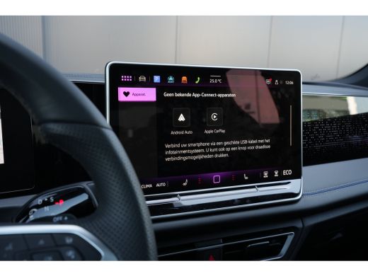 Volkswagen Tiguan 1.5 eHybrid R-Line Edition | Trekhaak | Panorama | DCC | Camera | ActivLease financial lease