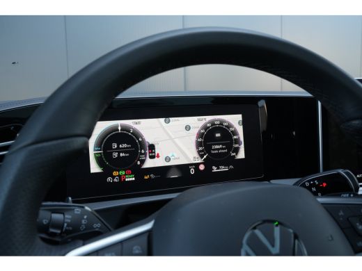 Volkswagen Tiguan 1.5 eHybrid R-Line Edition | Trekhaak | Panorama | DCC | Camera | ActivLease financial lease