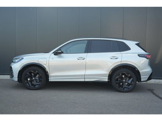 Volkswagen Tiguan 1.5 eHybrid R-Line Edition | Trekhaak | Panorama | DCC | Camera | ActivLease financial lease