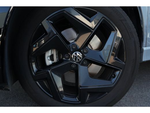 Volkswagen Tiguan 1.5 eHybrid R-Line Edition | Trekhaak | Panorama | DCC | Camera | ActivLease financial lease