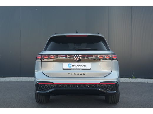 Volkswagen Tiguan 1.5 eHybrid R-Line Edition | Trekhaak | Panorama | DCC | Camera | ActivLease financial lease