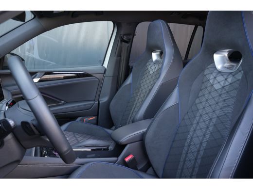 Volkswagen Tiguan 1.5 eHybrid R-Line Edition | Trekhaak | Panorama | DCC | Camera | ActivLease financial lease