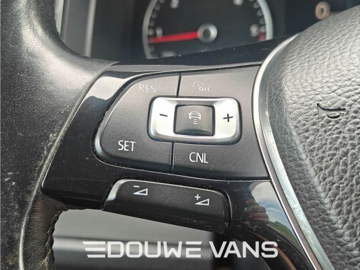 Volkswagen Transporter 2.0 TDI Dubbel Cabine 5 Persoons Airco LED 2x Schuifdeur Trekhaak ActivLease financial lease