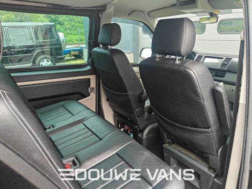 Volkswagen Transporter 2.0 TDI Dubbel Cabine 5 Persoons Airco LED 2x Schuifdeur Trekhaak ActivLease financial lease