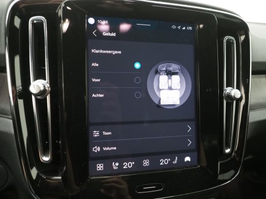 Volvo  XC40 Ext. Range 252PK Plus 82kWh | Warmtepomp | Privacy glas | Stoelverw. | Nubuck | Adapt cruise ActivLease financial lease
