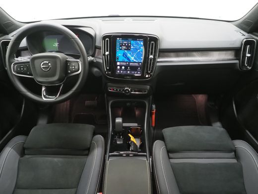 Volvo  XC40 Ext. Range 252PK Plus 82kWh | Warmtepomp | Privacy glas | Stoelverw. | Nubuck | Adapt cruise ActivLease financial lease