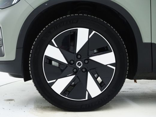 Volvo  XC40 Ext. Range 252PK Plus 82kWh | Warmtepomp | Privacy glas | Stoelverw. | Nubuck | Adapt cruise ActivLease financial lease