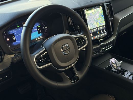 Volvo  XC60 STERKSTE MOTOR 2.0 T8 456PK AWD ULTRA ! BLACK EDITION STOEL/STUUR.VER. 22''LMV PANO HEADUP HARMAN... ActivLease financial lease