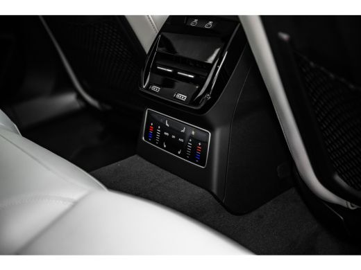 Audi A6 Limousine 2.0 TFSI e-hybrid quattro 270kW Panoramadak | Luchtvering | Leder | B&O | HUD | ActivLease financial lease