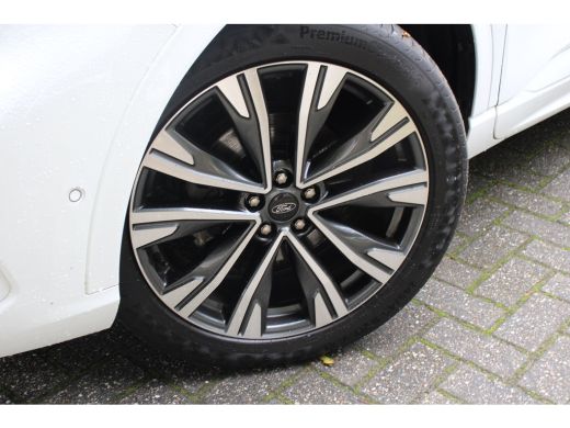 Ford Kuga 2.5 PHEV ST-LINE X | DEALER OH! | 18" LMV | ADAPTIVE CRUISE | WINTERPACK | EL. ACHTERKLEP | HEAD-... ActivLease financial lease