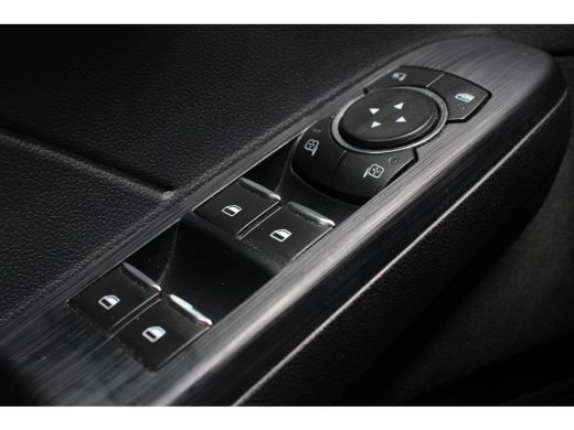 Ford Kuga 2.5 PHEV ST-LINE X | DEALER OH! | 18" LMV | ADAPTIVE CRUISE | WINTERPACK | EL. ACHTERKLEP | HEAD-... ActivLease financial lease