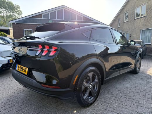Ford Mustang Mach-E Mach-E RWD 75 kWh SOH 91.6% Leer, Camera, Stoel/Stuur Verwarming, Adap.Cruise ActivLease financial lease
